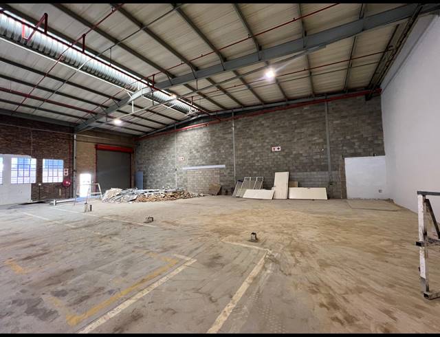 728M² WAREHOUSE TO LET IN KYA SANDS